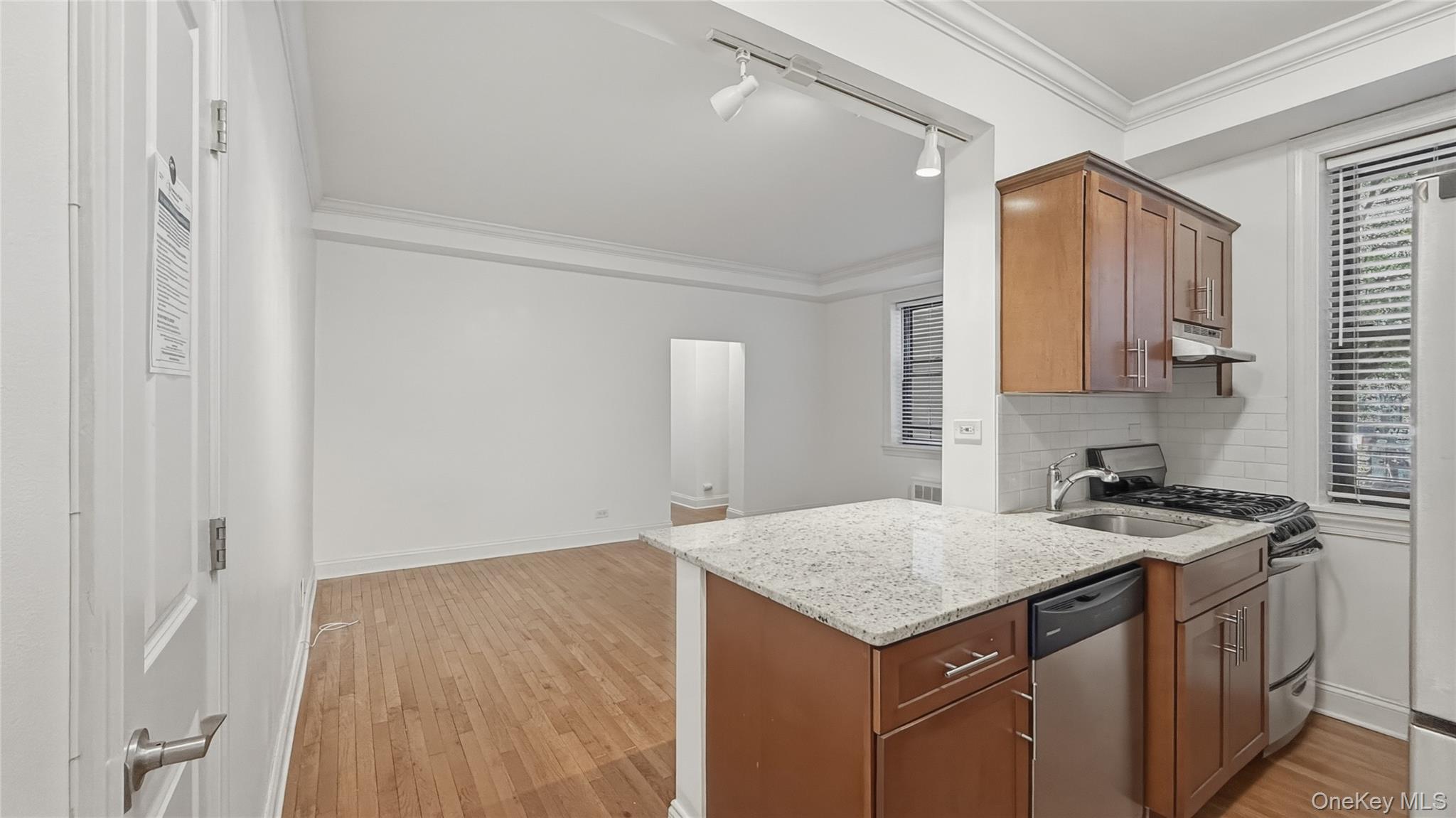 4489 Broadway 2D