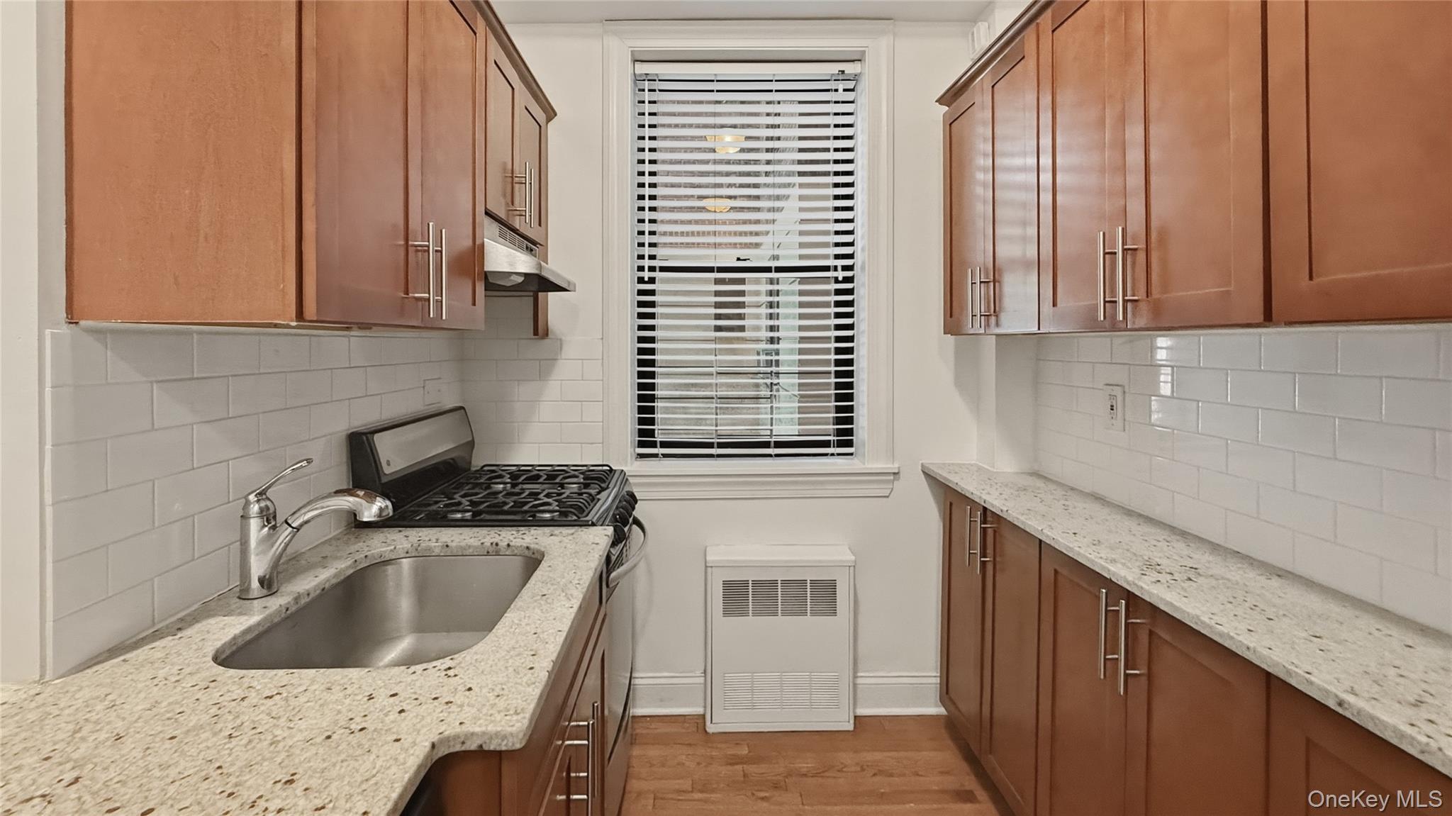 4489 Broadway 2D