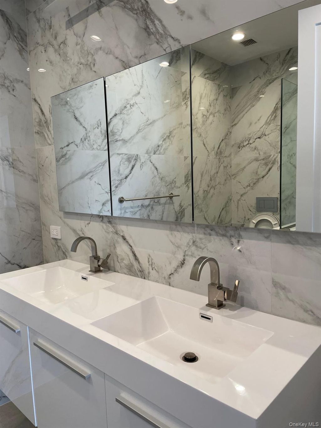 Photo of 19-14 21st Road #2A, Astoria, NY 11105 (MLS # 961366)