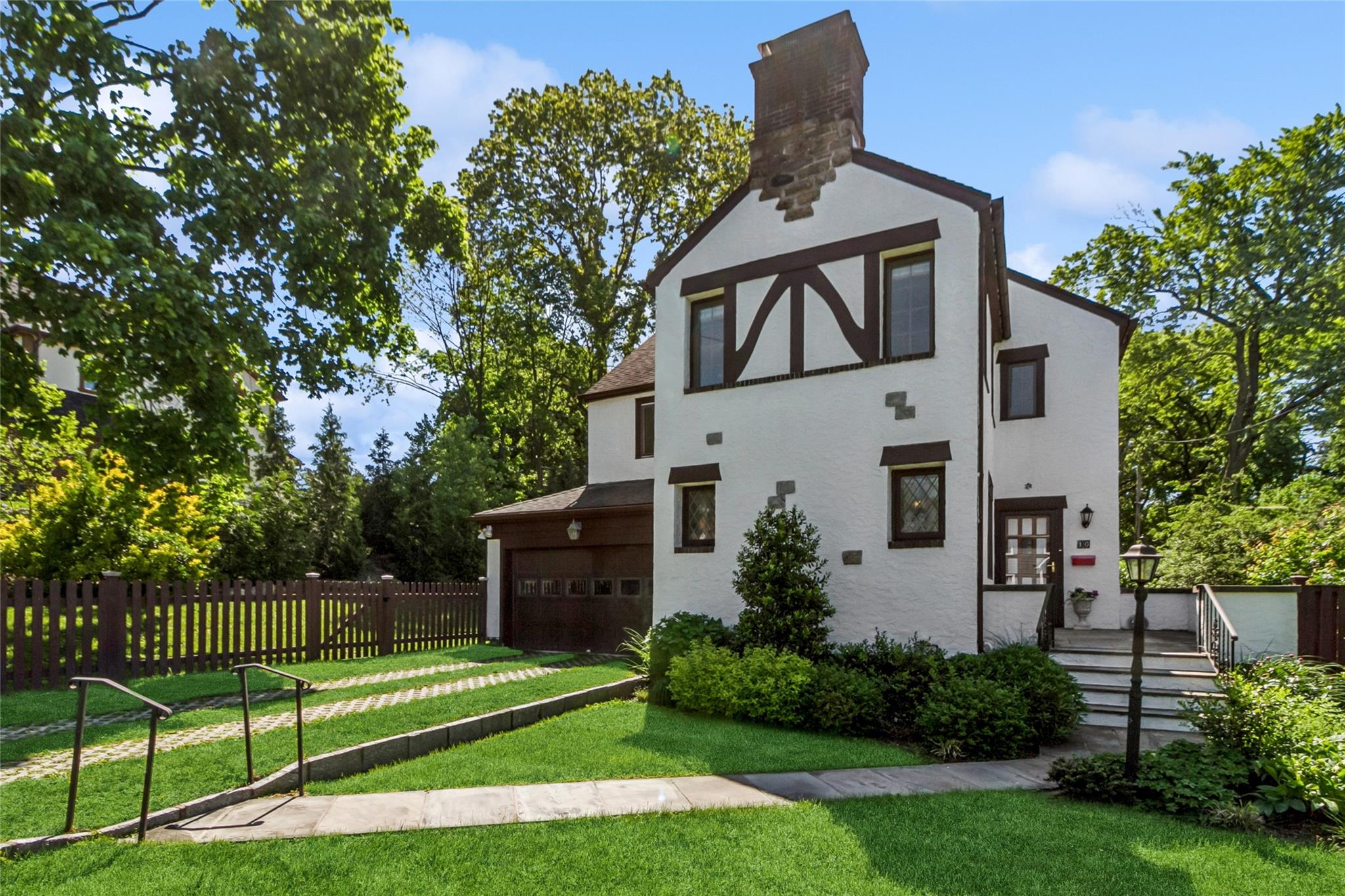 10 Belmont Ave, New Rochelle, New York image 1