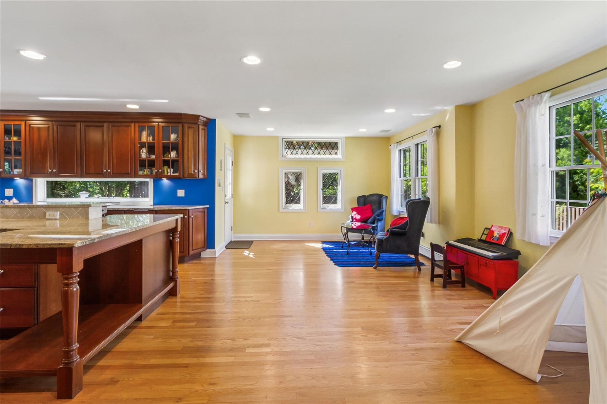 10 Belmont Ave, New Rochelle, New York image 9