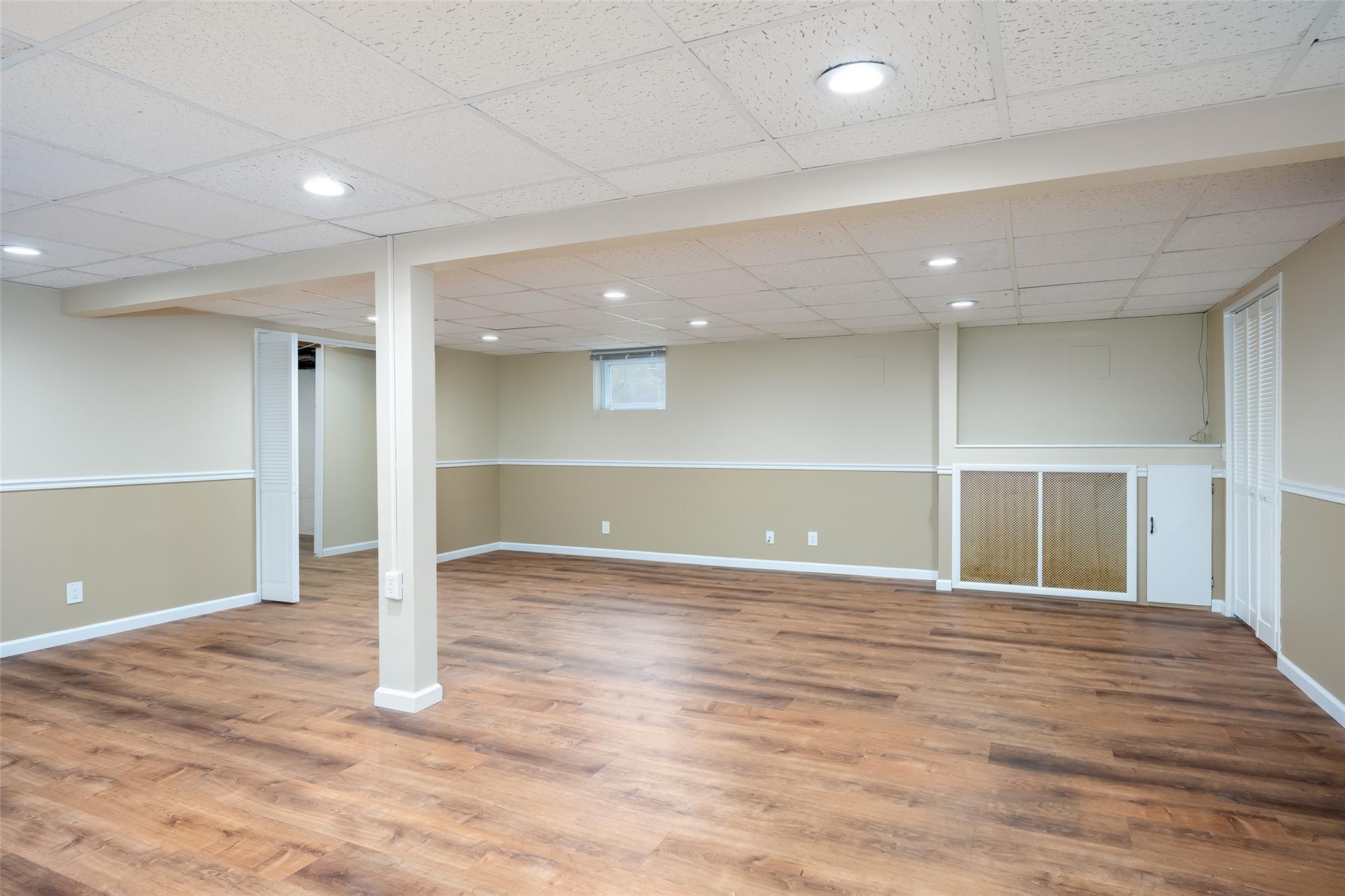 101 Forest Road, Valley Stream, New York image 26