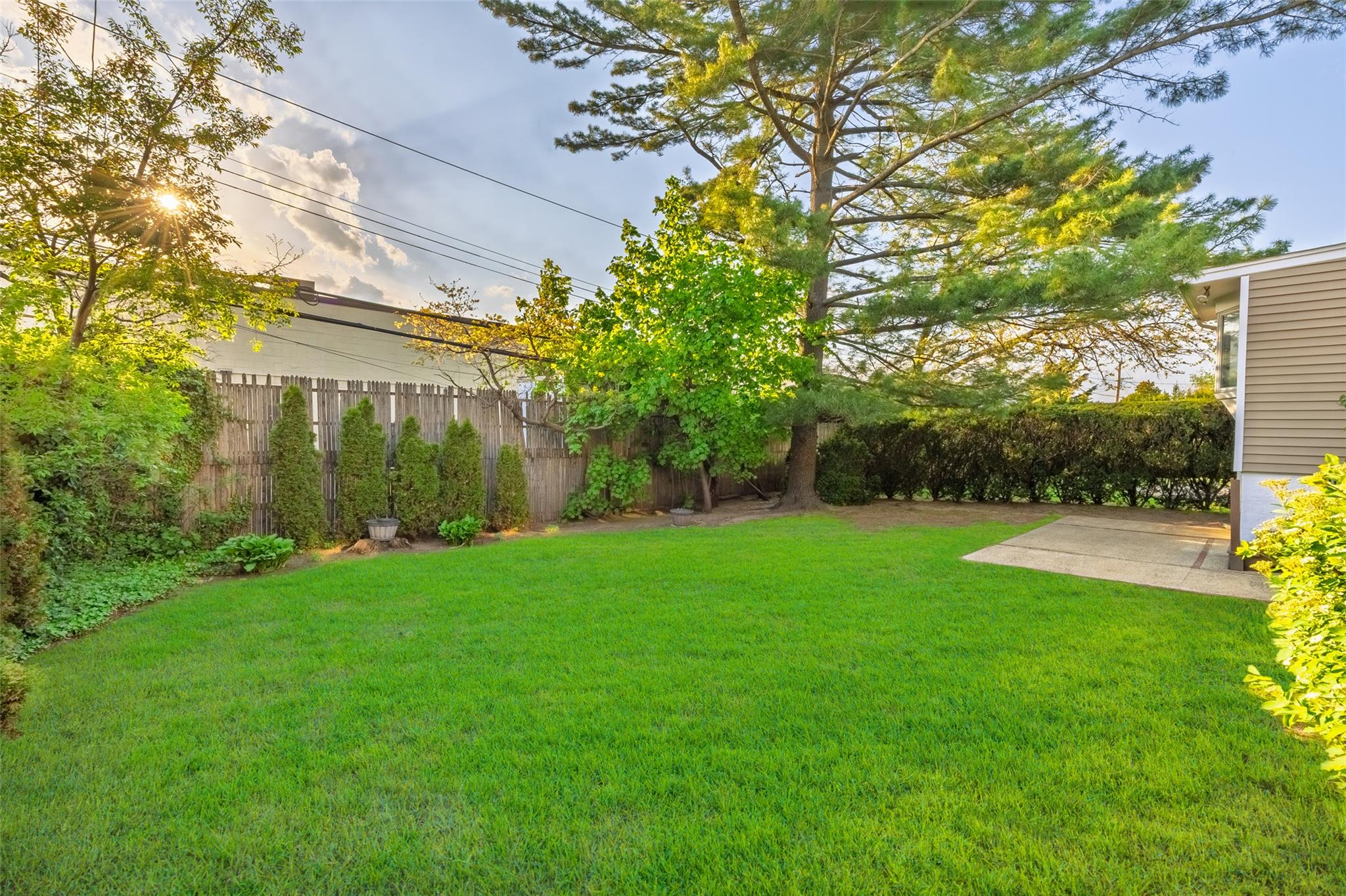 101 Forest Road, Valley Stream, New York image 32