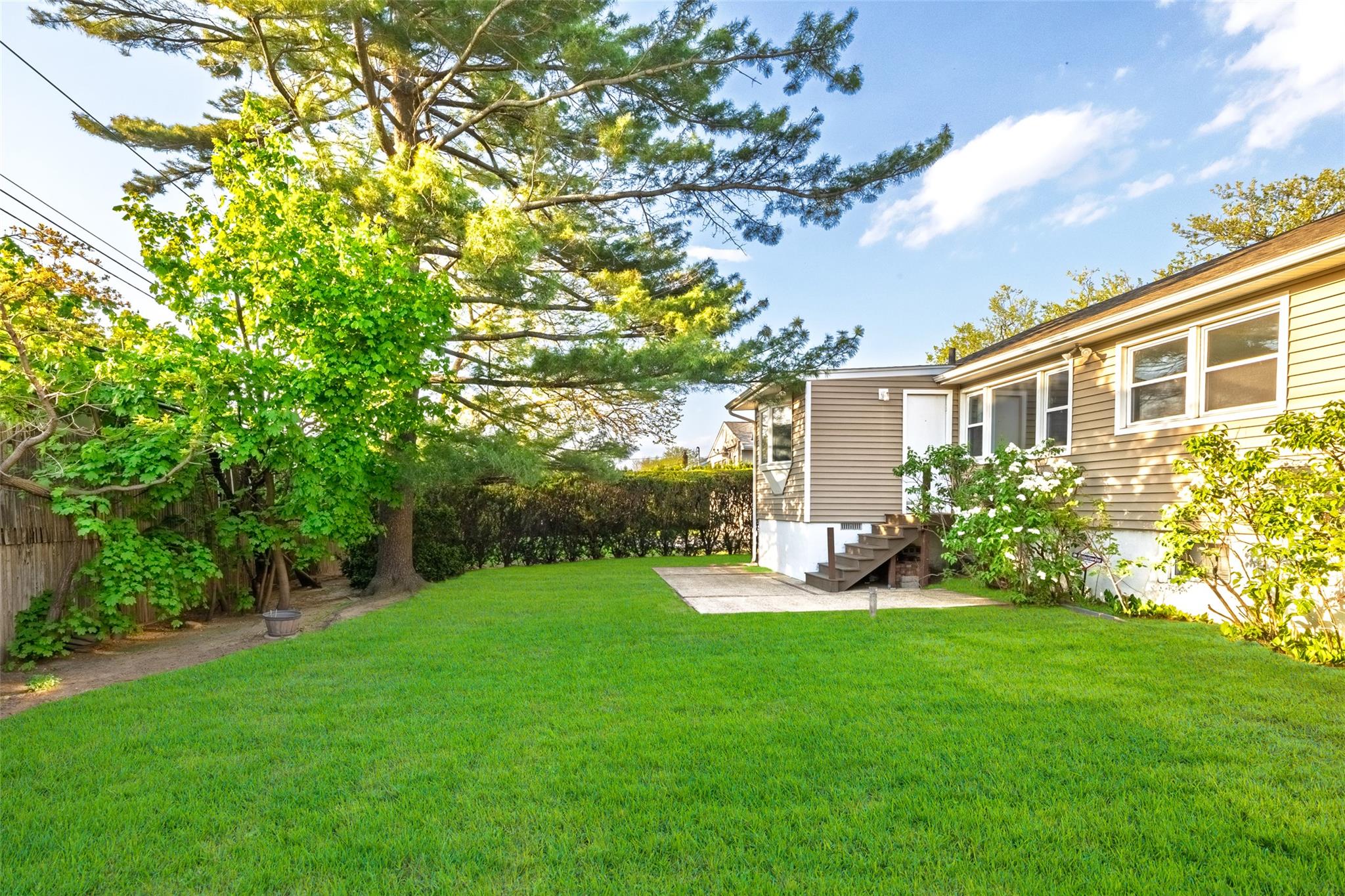 101 Forest Road, Valley Stream, New York image 31