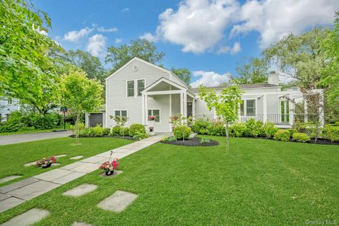 Homes For Sale - 31 Pierce Drive<br/> Pleasantville, NY 10570