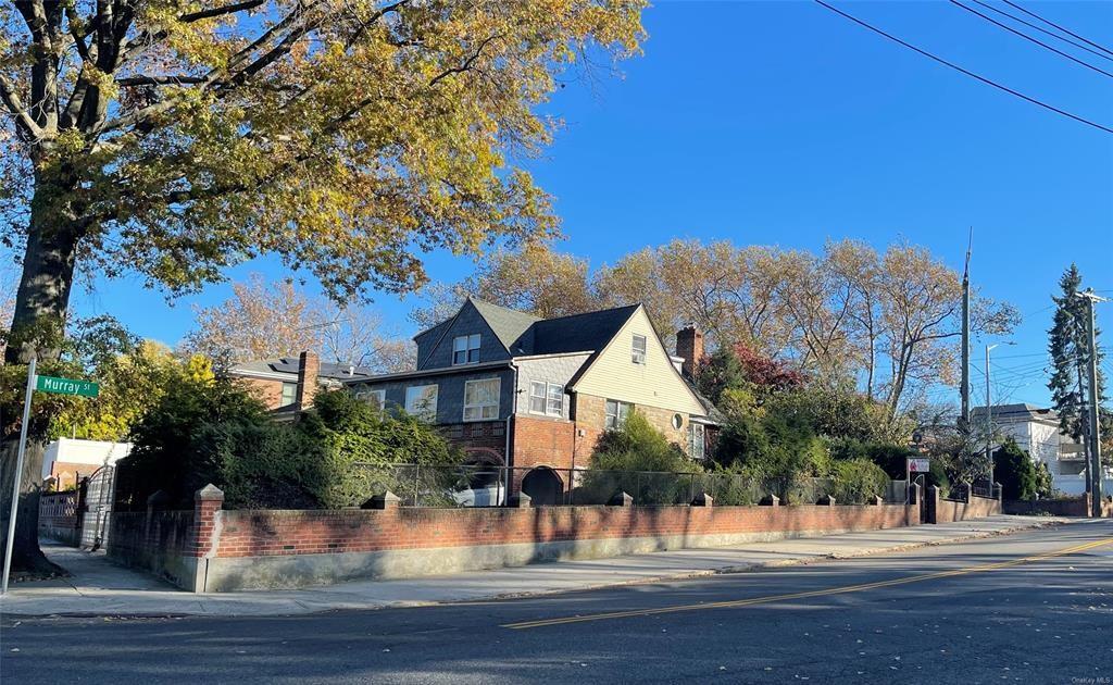 29 -05 Murray St St, Flushing, New York image 2