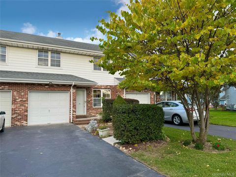 19 Broadlawn Drive 19 Central Islip NY 11722