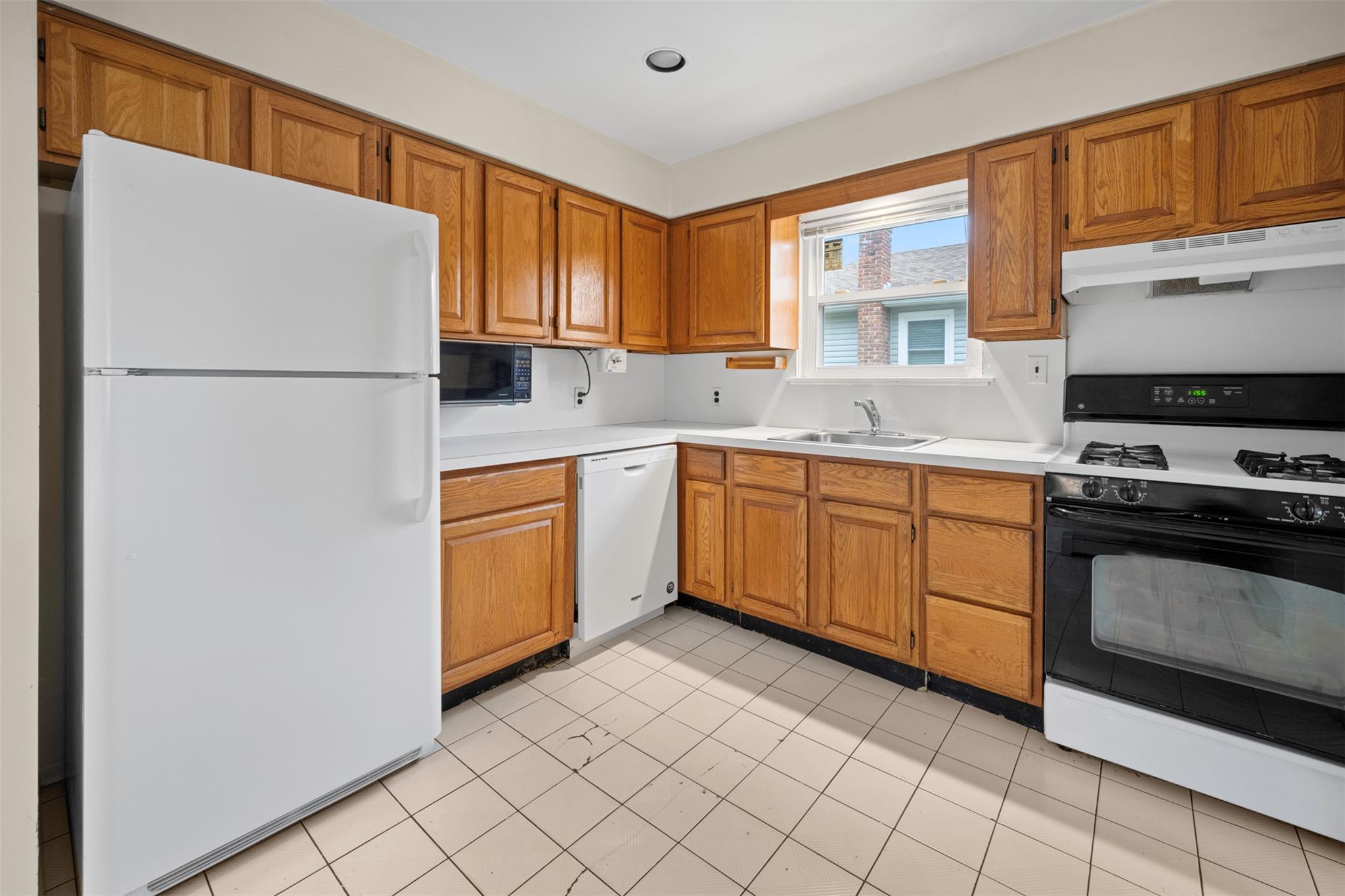 10 Murray Street, Bayville, New York image 18