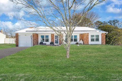 Photo of 68 Sequoia Way, Holbrook, NY 11741 (MLS # 956047)