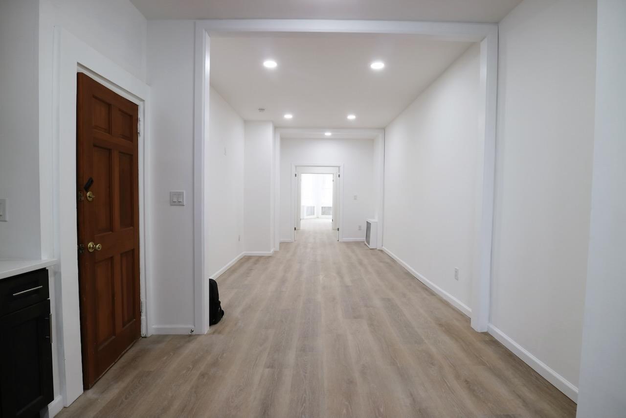 68th Street, Glendale, Queens, NY - 2 Bedrooms  
1 Bathrooms  
5 Rooms - 