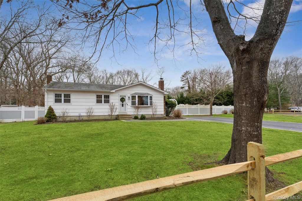 Photo of 31 Howell Place, Speonk, NY 11972 (MLS # 942376)