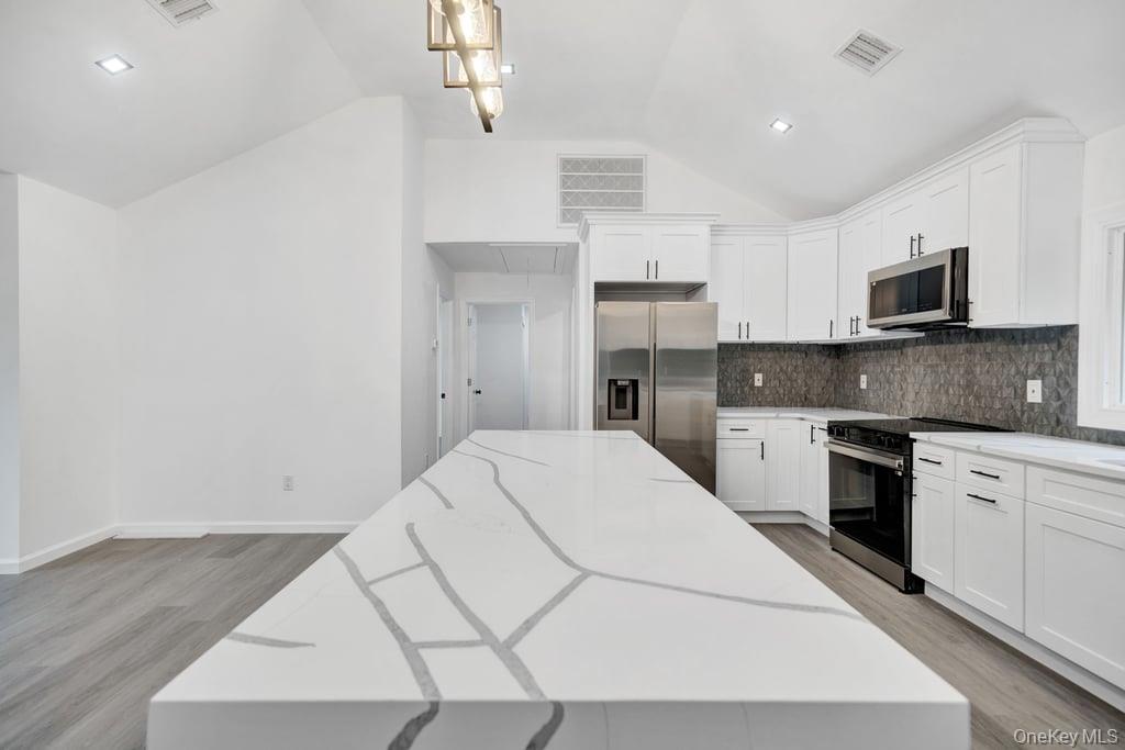 7 Weinmann Boulevard