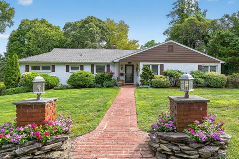 12 Griffith Lane Huntington NY 11743