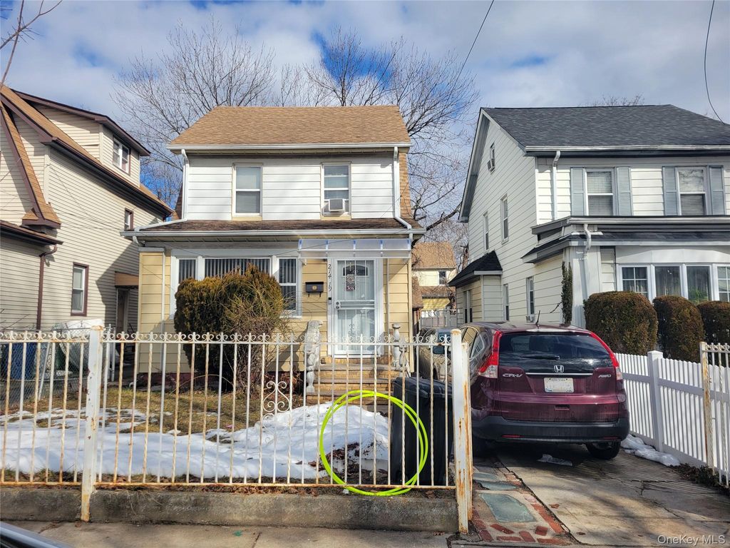 Photo of 214-19 112 Road, Queens Village, NY 11429 (MLS # 962979)