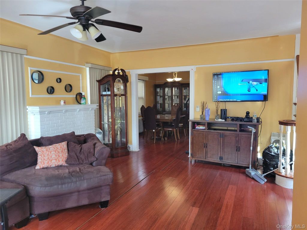 Photo of 214-19 112 Road, Queens Village, NY 11429 (MLS # 962979)