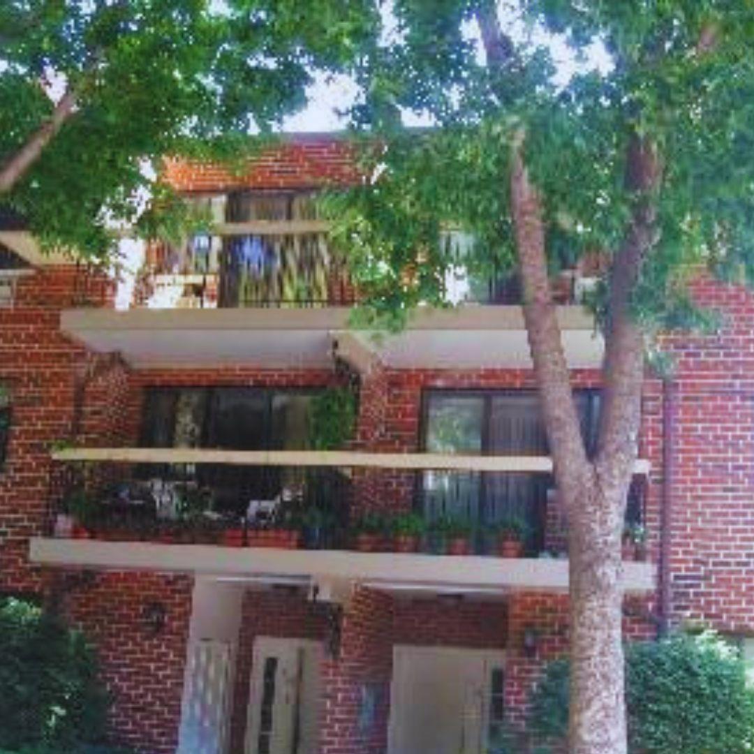 Property for Sale at Sutton Place 3, Flushing, Queens, NY - Bedrooms: 3 
Bathrooms: 2 
Rooms: 7  - $719,999