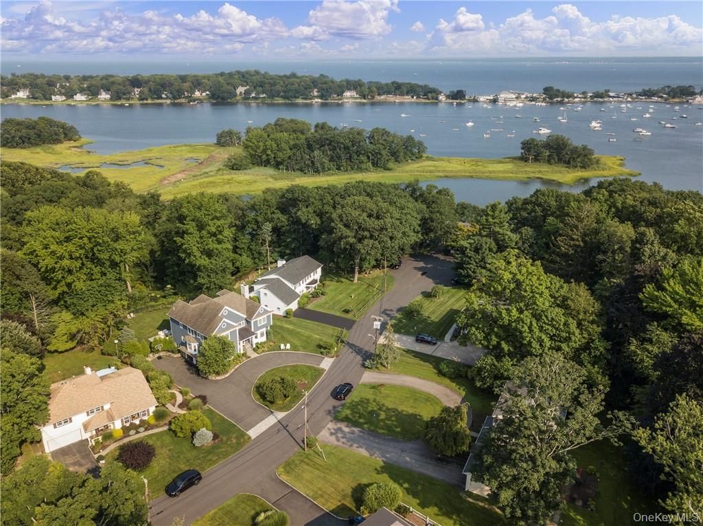 Photo of 5 Trails End, Rye, NY 10580 (MLS # 970141)