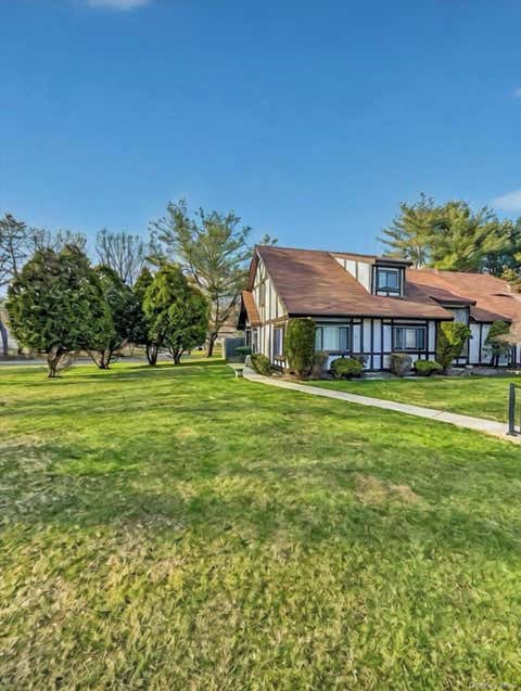 Condo For Sale - 135 Fieldstone Court<br/> Middle Island, NY 11953