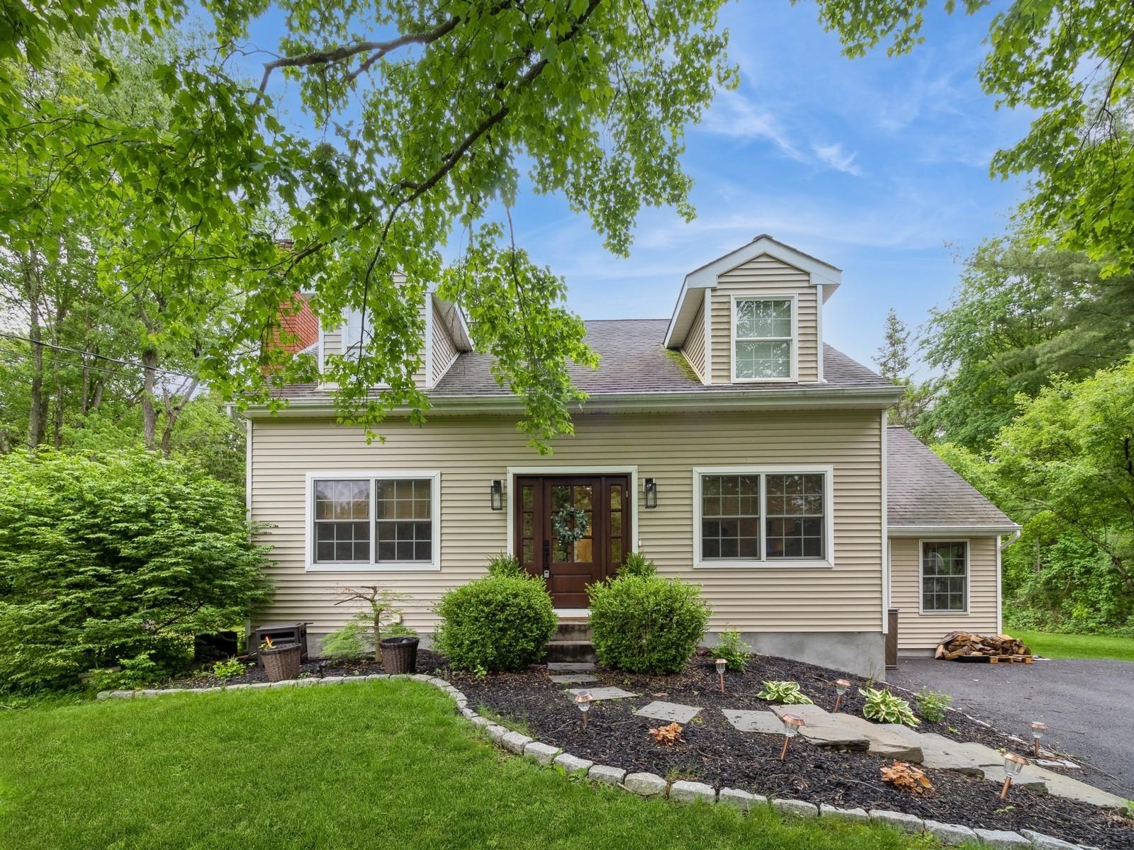 7 Lenart Place, Hopewell Junction, New York image 2