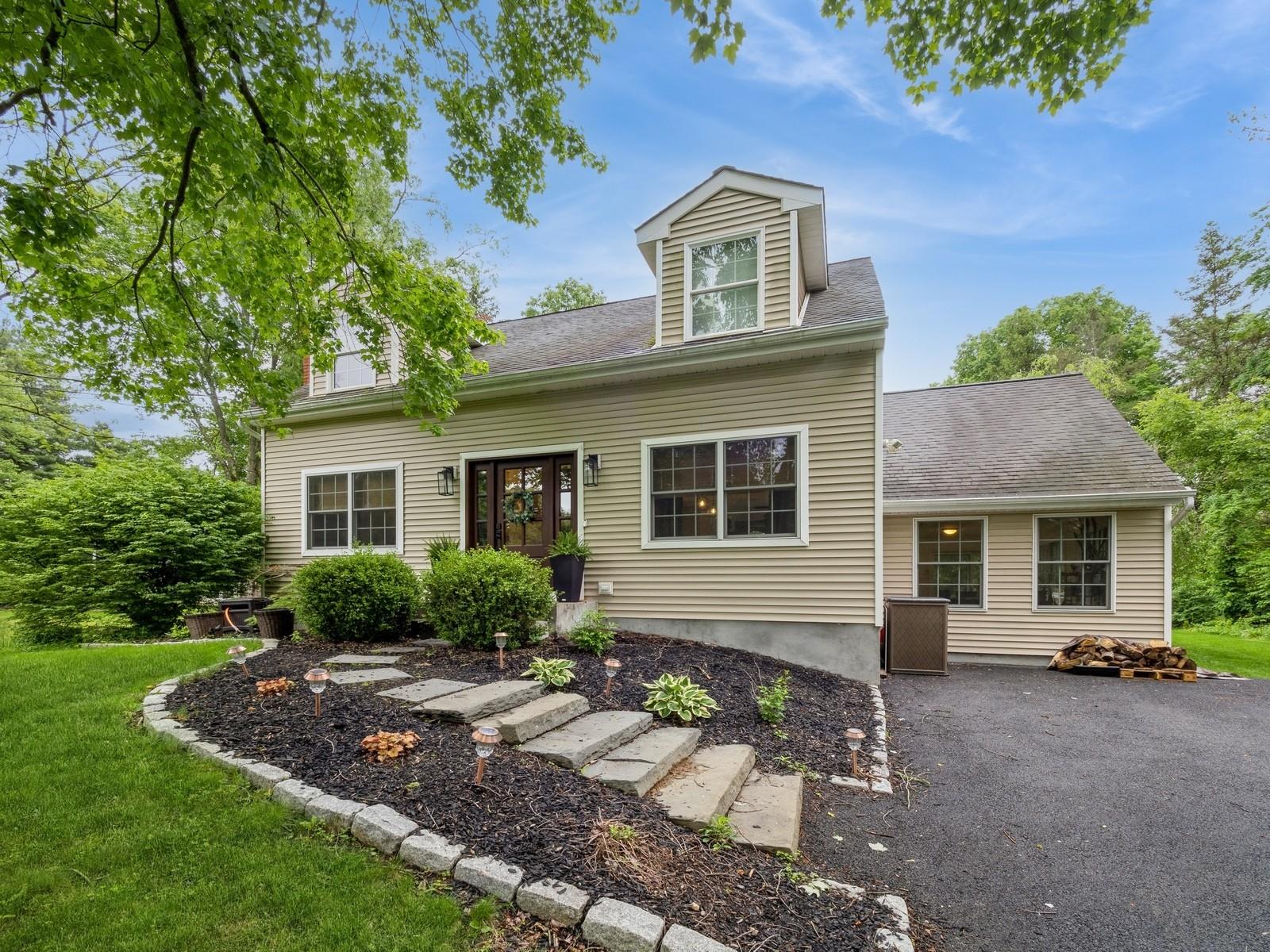 7 Lenart Place, Hopewell Junction, New York image 1
