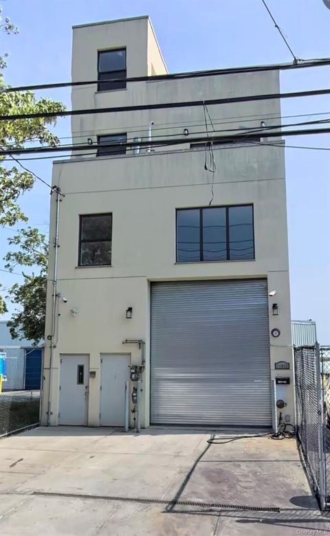 110-42 15 Avenue 2 College Point NY 11356