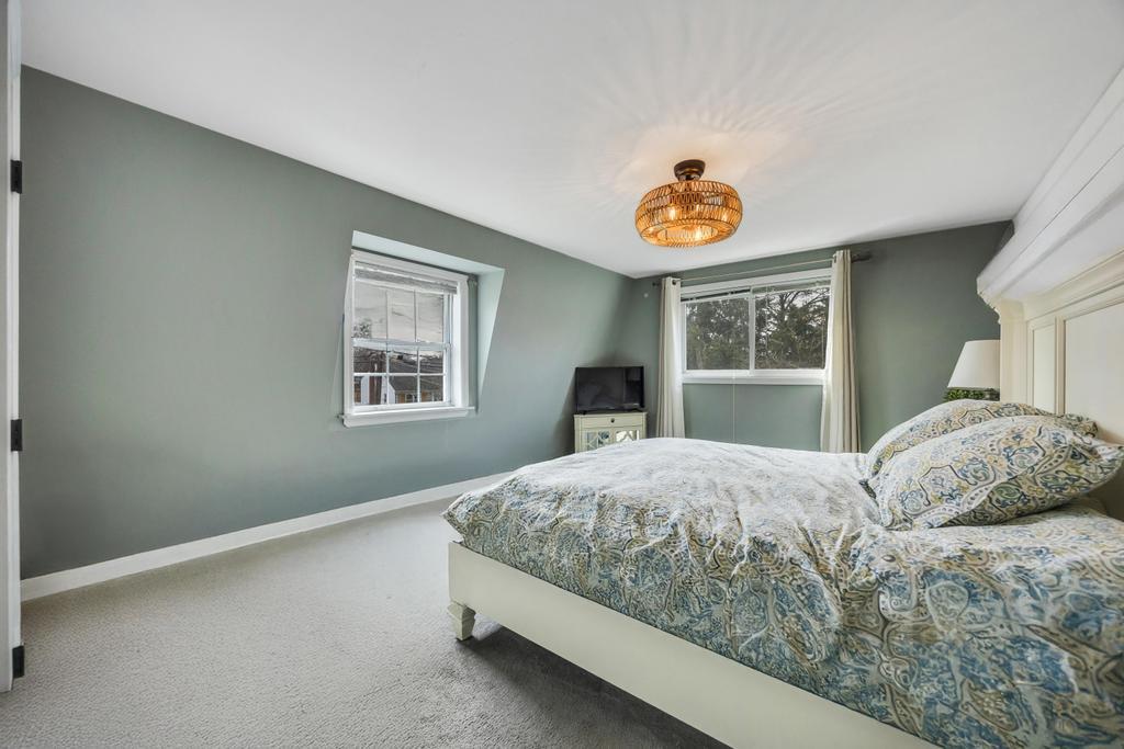 52 Thorburn Avenue, Patchogue, New York image 16
