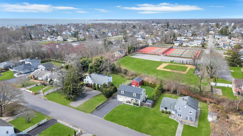 52 Thorburn Avenue, Patchogue, New York image 5