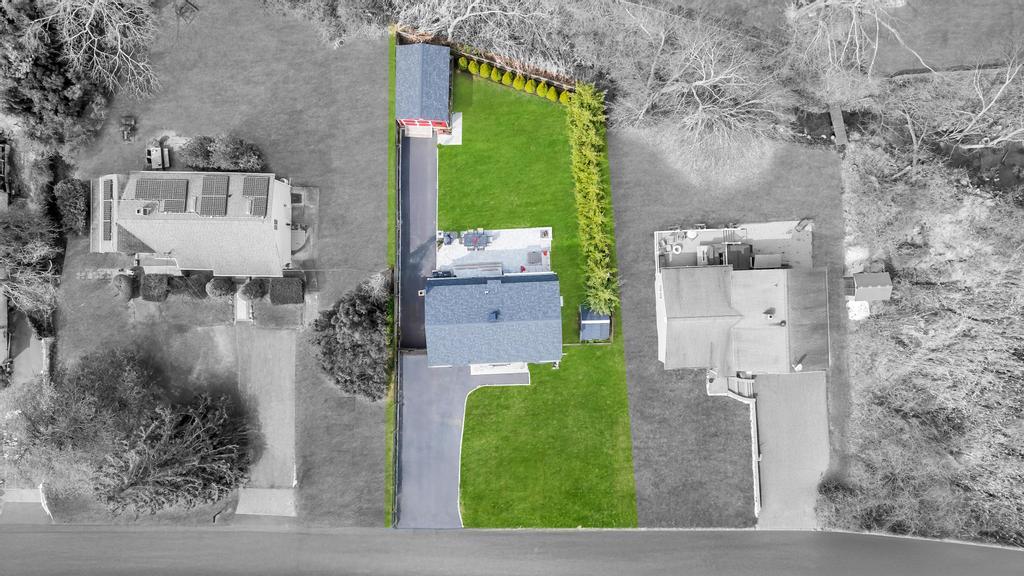 52 Thorburn Avenue, Patchogue, New York image 6