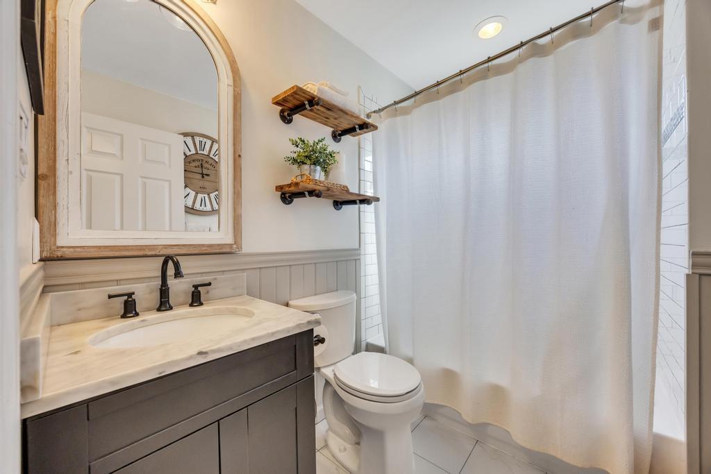 52 Thorburn Avenue, Patchogue, New York image 14