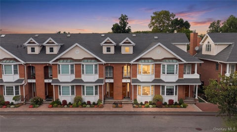 Photo of 14 Portico Court, Great Neck, NY 11021 (MLS # 1067109)