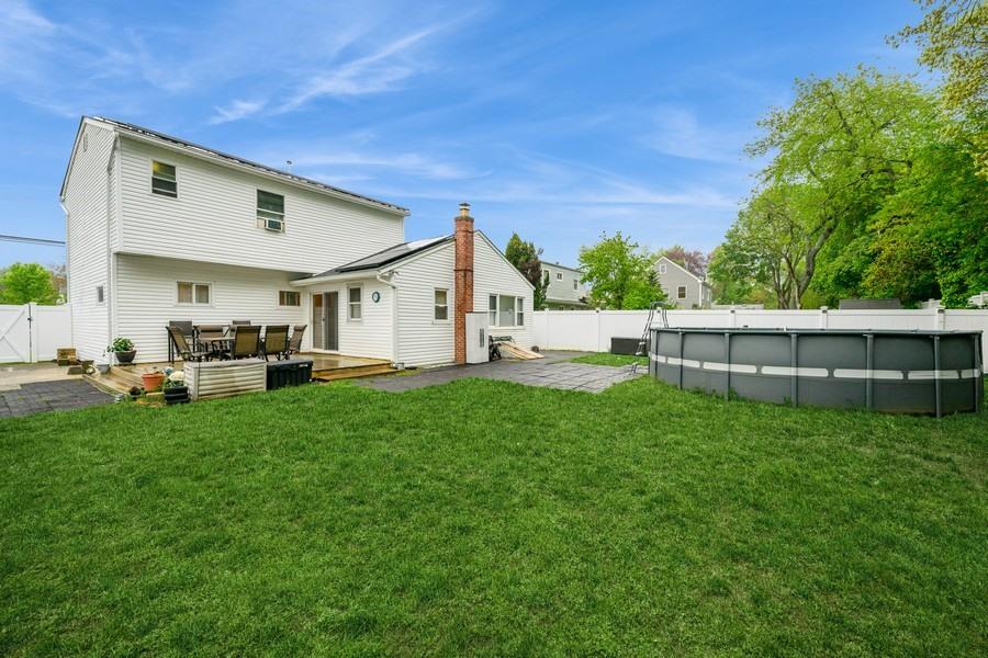 1447 Lombardy Boulevard, Bay Shore, New York image 33