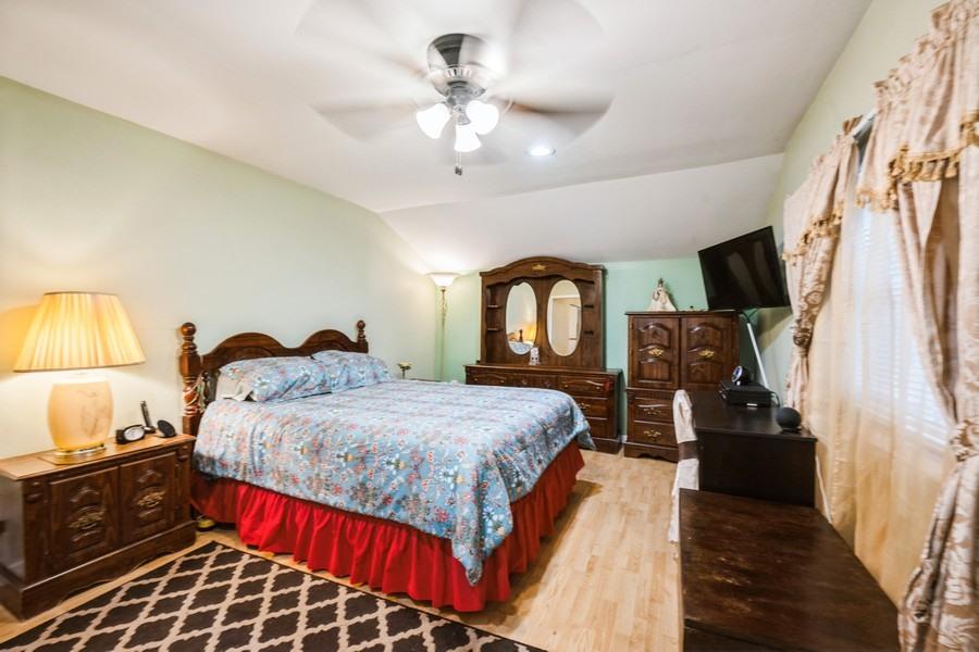 1447 Lombardy Boulevard, Bay Shore, New York image 17