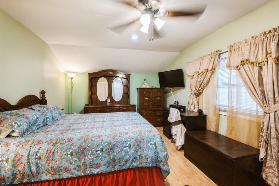 1447 Lombardy Boulevard, Bay Shore, New York image 19