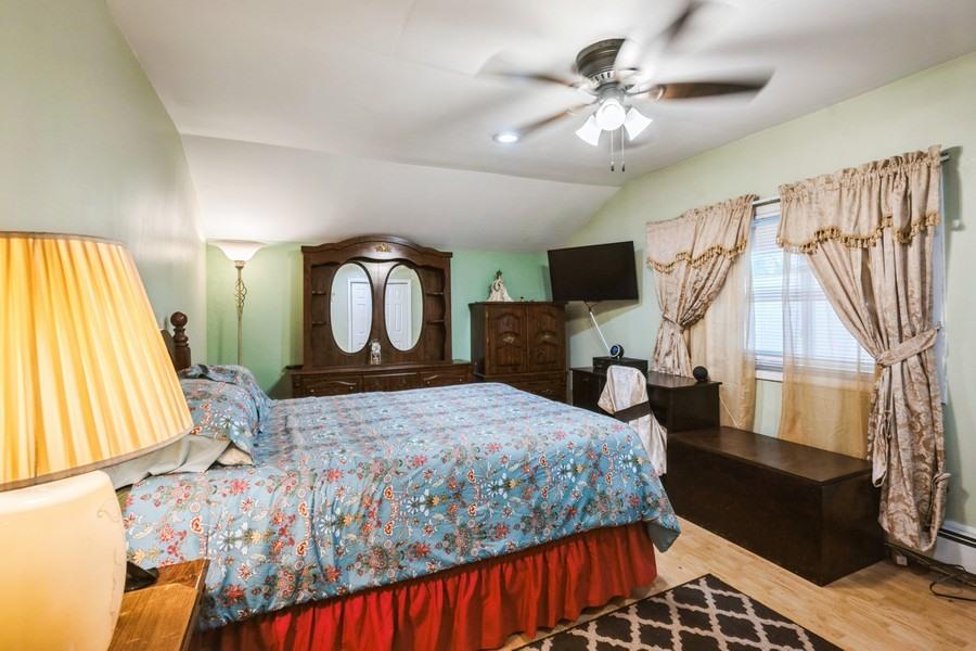 1447 Lombardy Boulevard, Bay Shore, New York image 18