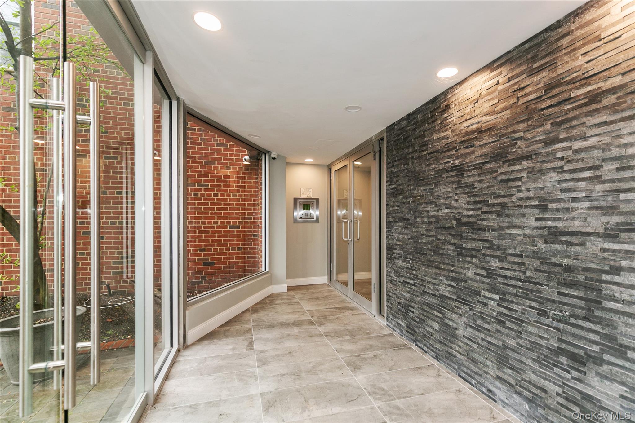 195 S Middle Neck Road 2 H