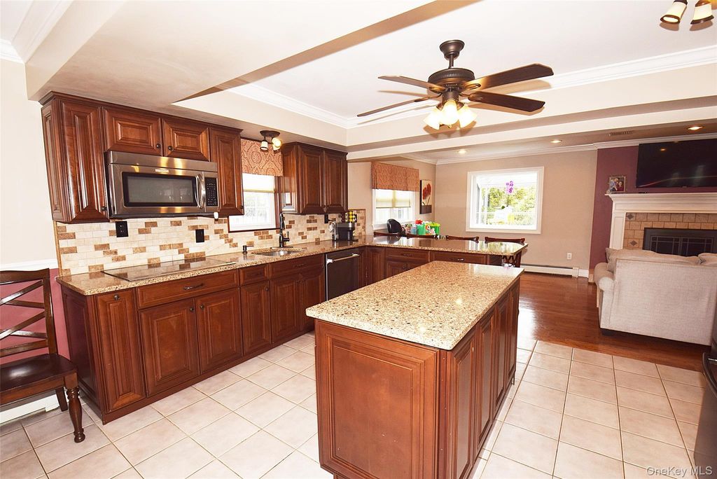 Photo of 32 Lagoon Place, East Islip, NY 11730 (MLS # 987840)