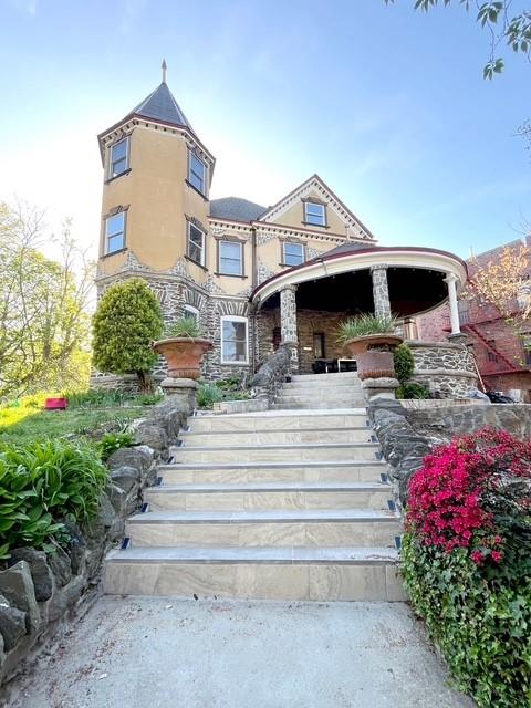 Park Hill Avenue, Yonkers, New York - 2 Bedrooms  
1 Bathrooms  
4 Rooms - 