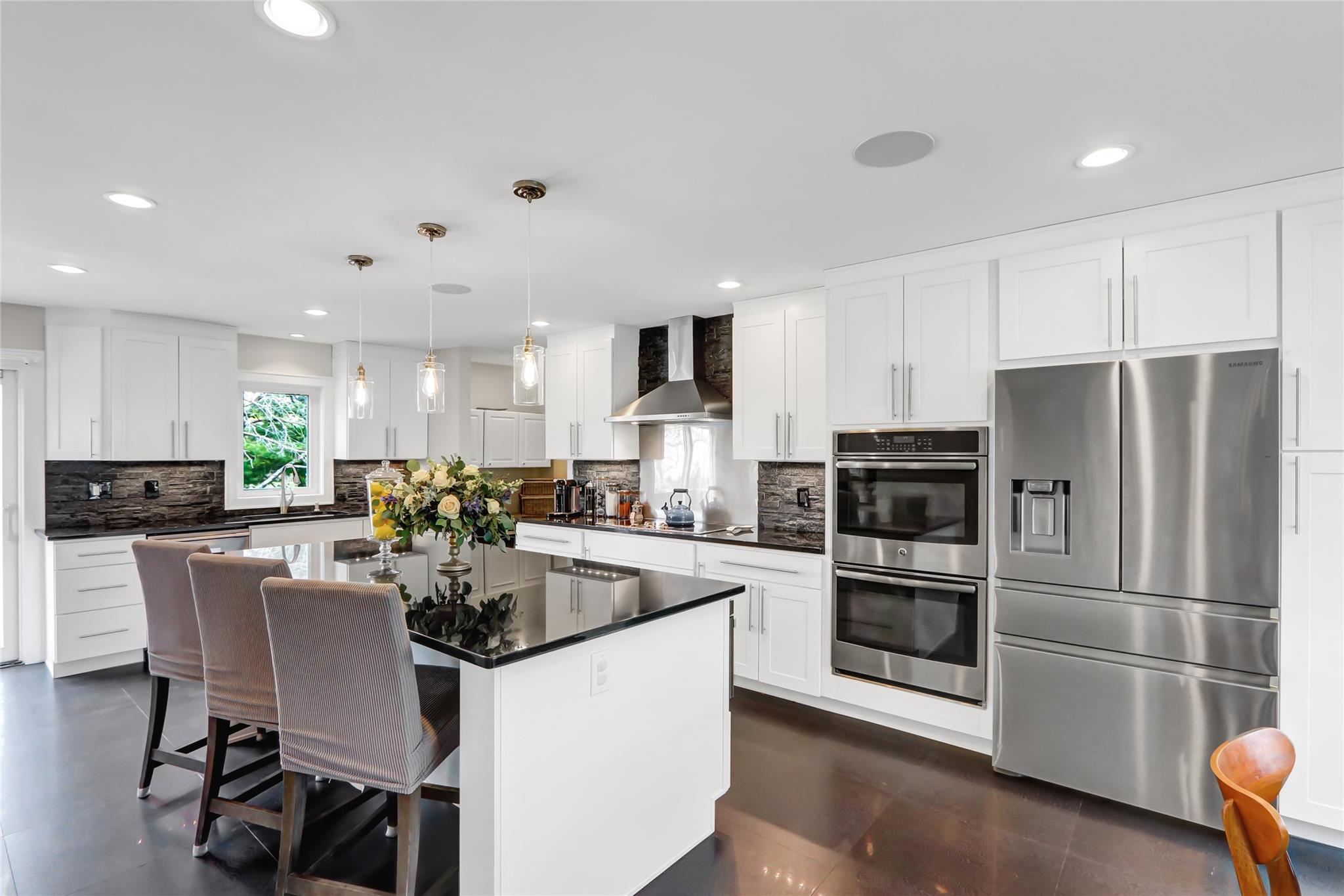 7 W Megan Court, Bellport, Florida image 10