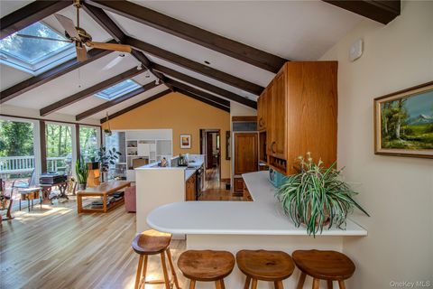 Photo of 22 Meadowood Court, Huntington, NY 11743 (MLS # 918261) Photo of 22 Meadowood Court, Huntington, NY 11743 (MLS # 918261)