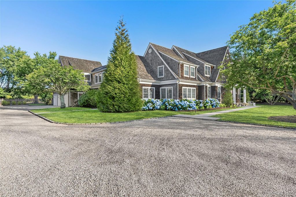 Photo of 101 Farm Court Ct, Sagaponack, NY 11962 (MLS # 961923)