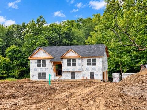 Homes For Sale - 7 Lindenwood Lane<br/> Newburgh, NY 12550