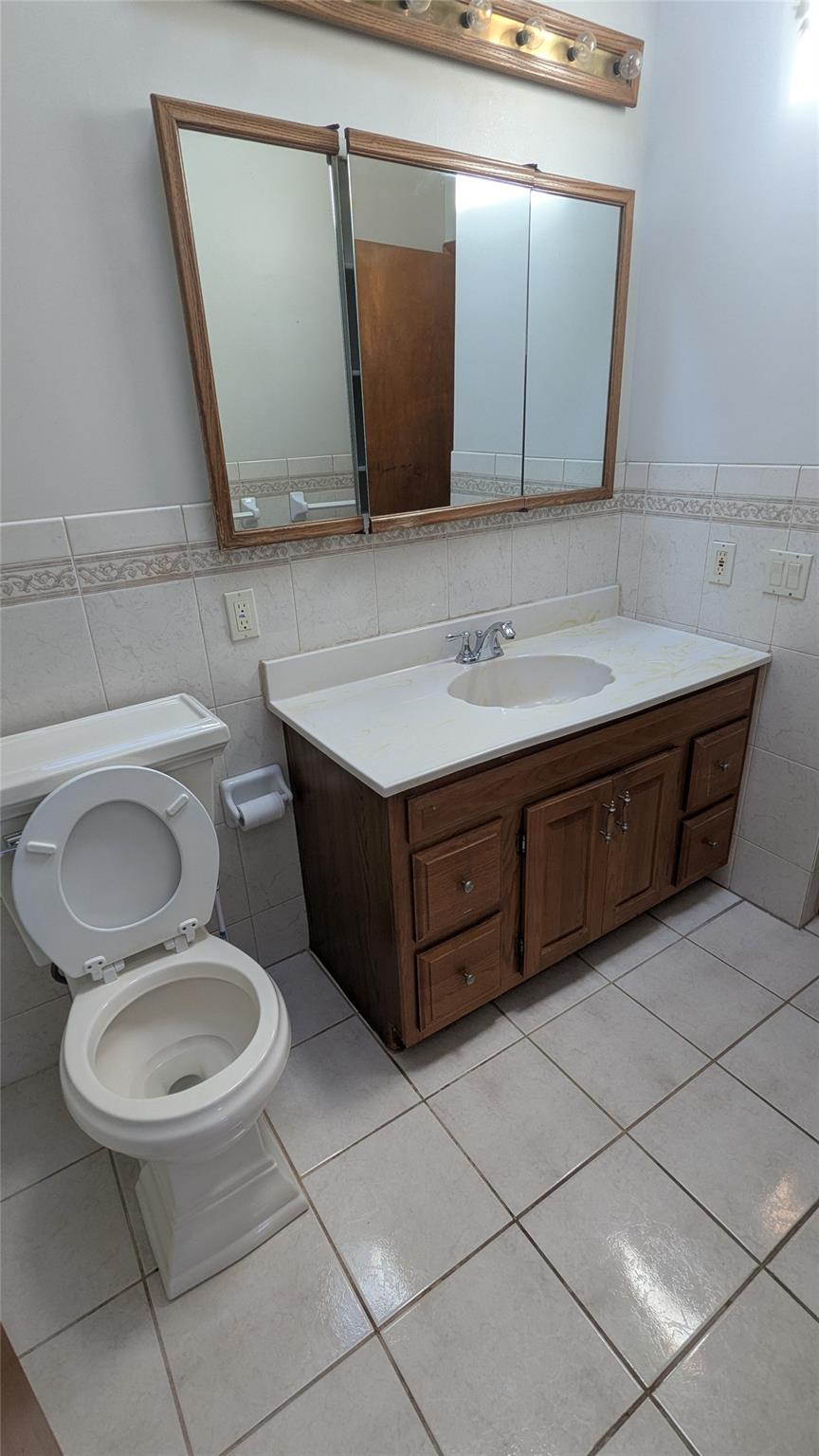 28 Montclair Avenue, Monsey, New York image 26