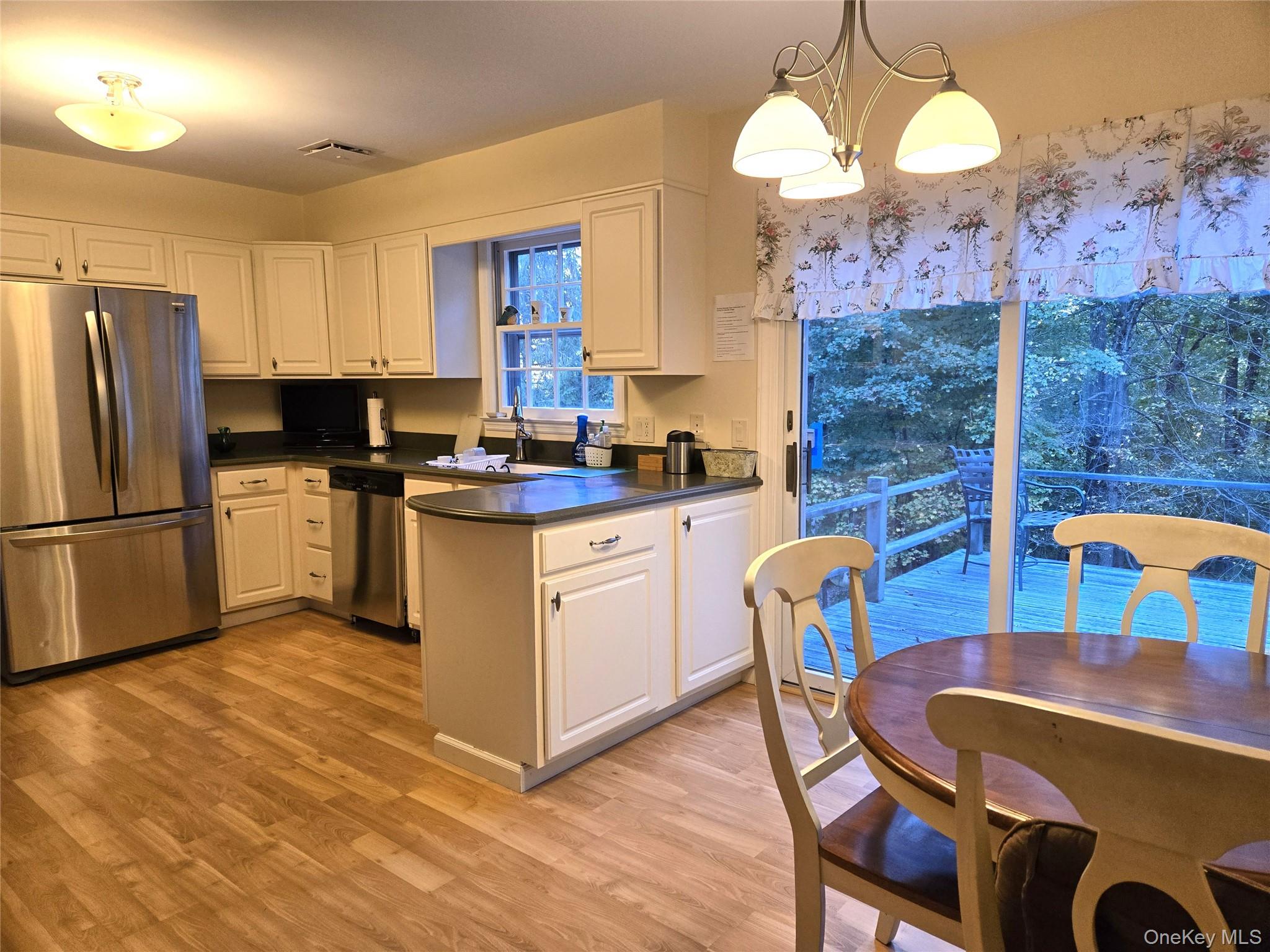 Hopewell Junction, New York 12533, United States, 4 Bedrooms Bedrooms, ,3 BathroomsBathrooms,Residential,Active,240697