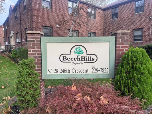 ADDRESS PRIVATE, PLAINVIEW, NY  - Image 3307b9e0bb8d69a2f8cdf52e940c522d/1922126558