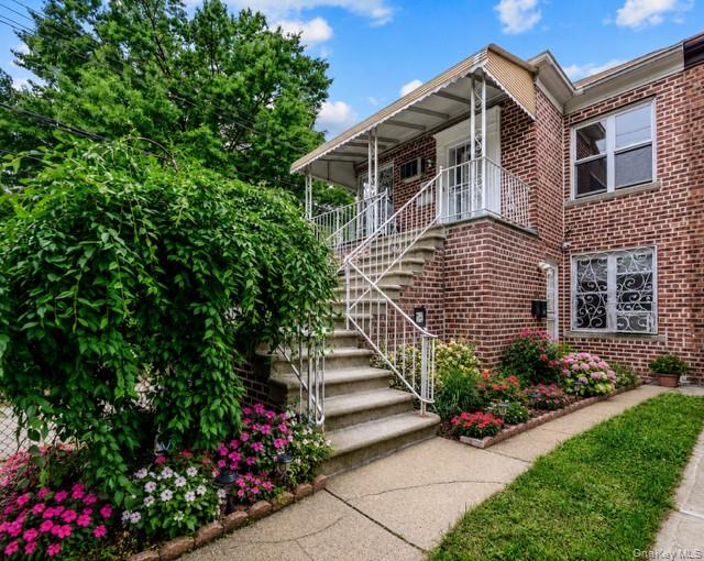1103 Rhinelander Avenue