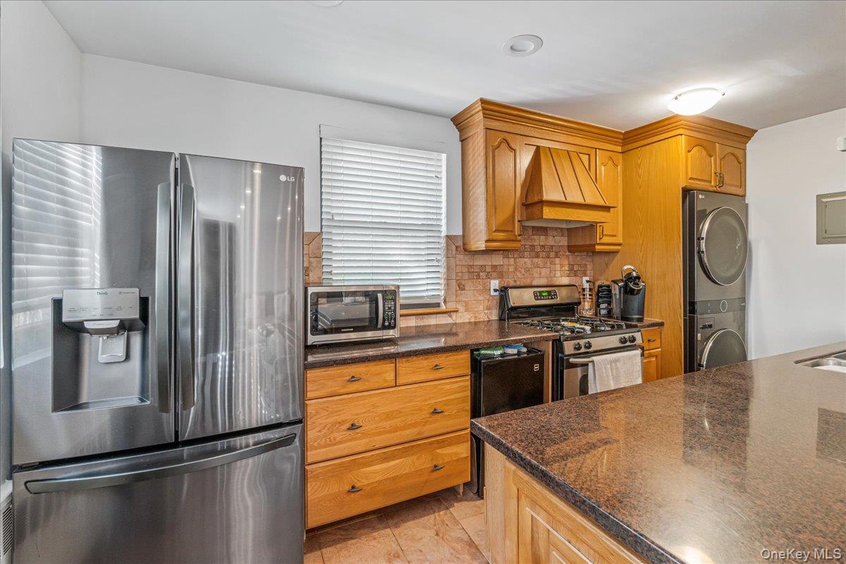 160-19 16th Avenue 6256