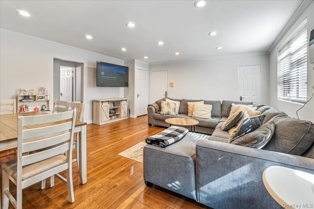 160-19 16th Avenue 6256