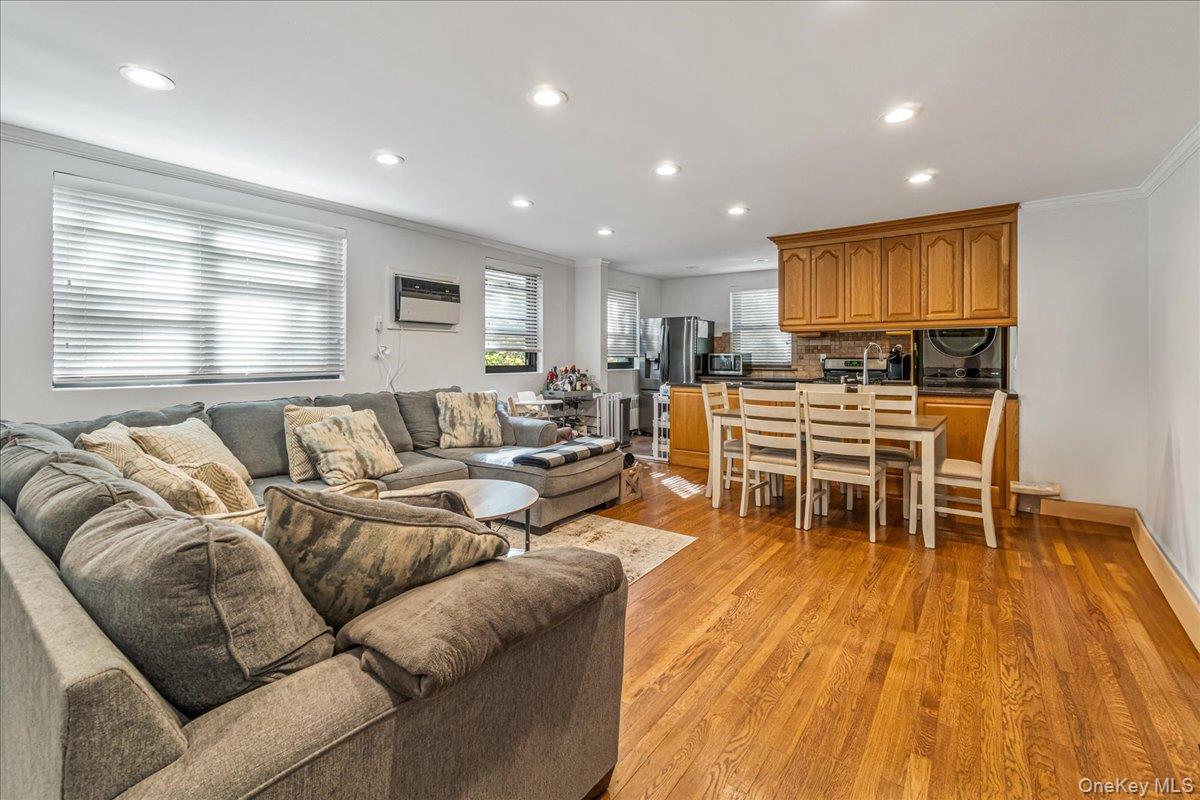 160-19 16th Avenue 6256