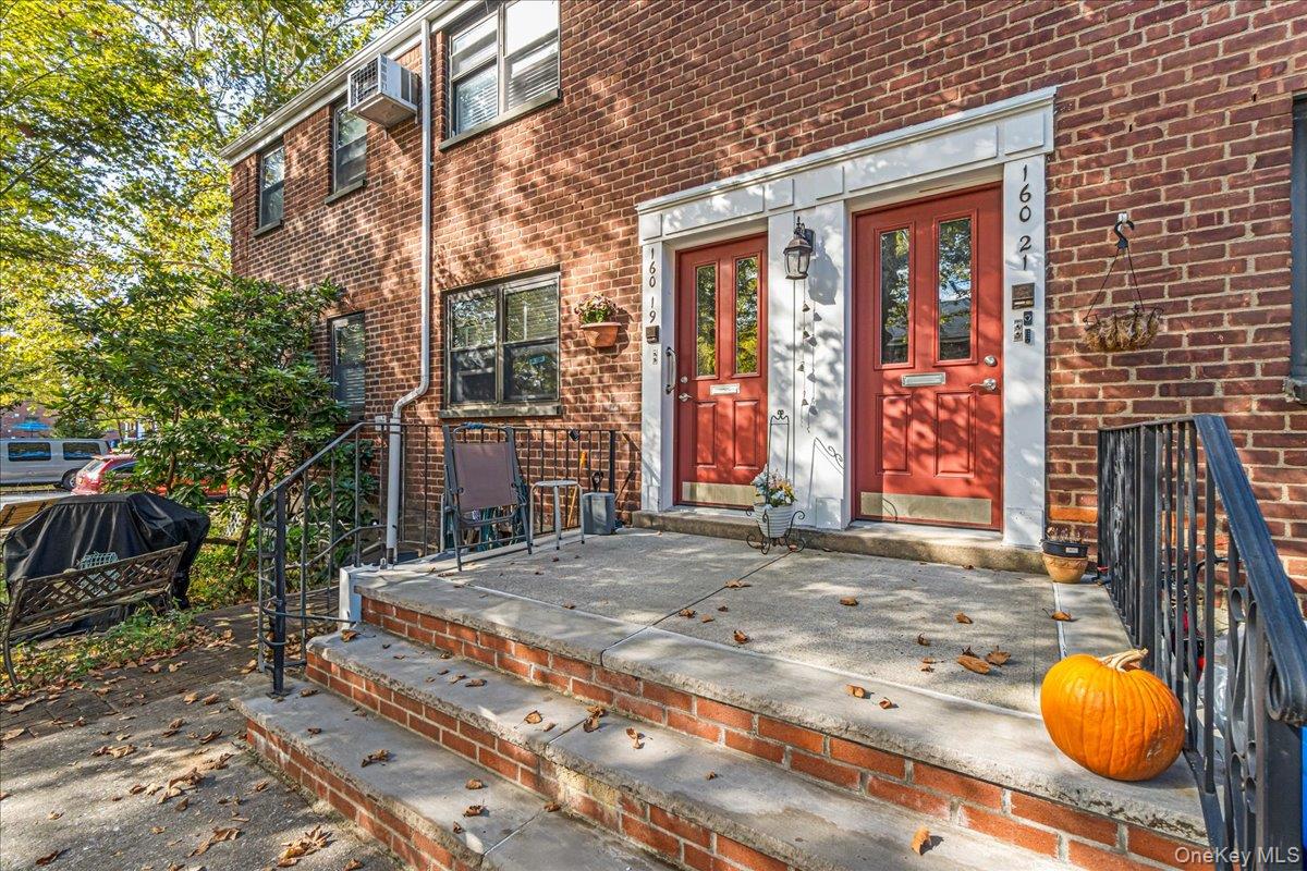 160-19 16th Avenue 6256