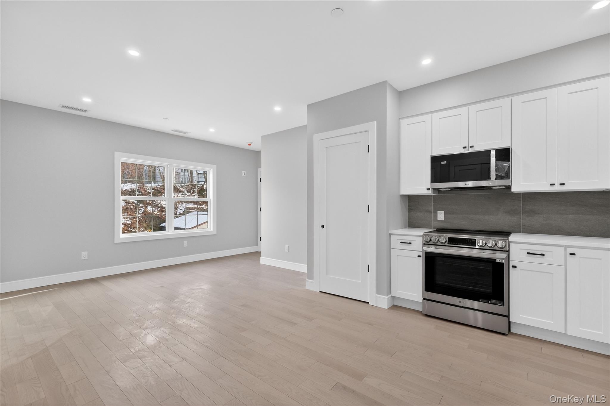 Wappingers Falls, New York 12590, United States, 2 Bedrooms Bedrooms, ,2 BathroomsBathrooms,Residential,Active,254568